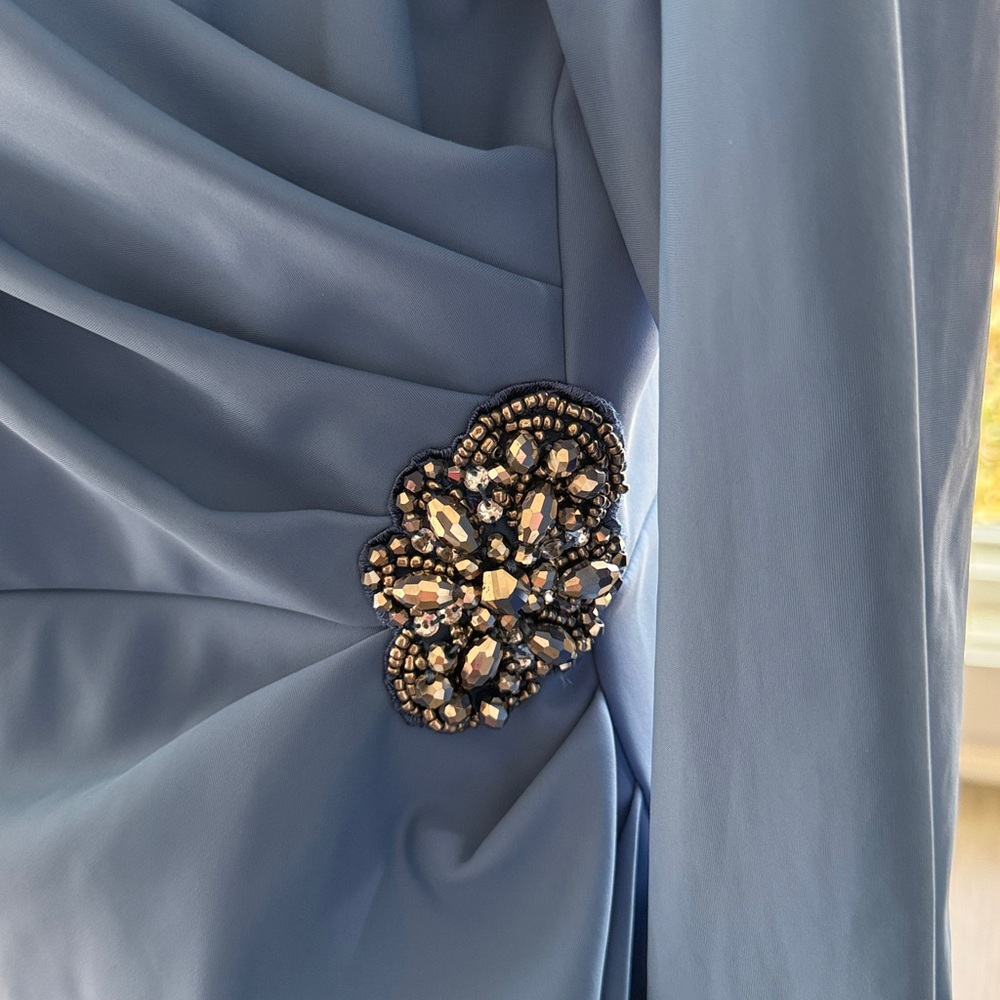 Elegant Alex Evenings Sheath Slimming Dress with Brooch. Sz 14 Sky Blue - Picture 5 of 8